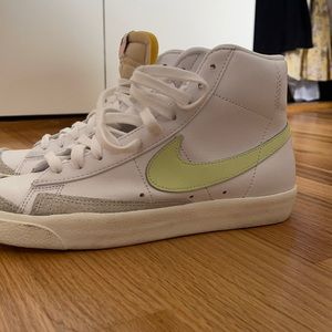 Nike Blazer Mid 77